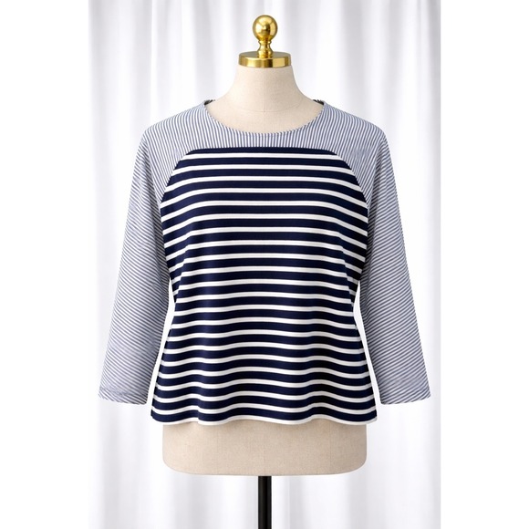 Vineyard Vines Tops - Vineyard Vines Tee Top Womens Large Blue White Nautical Striped Zipper Back